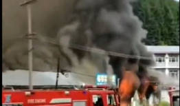 消防车灭火视频,高科技装备助力守护城市安全